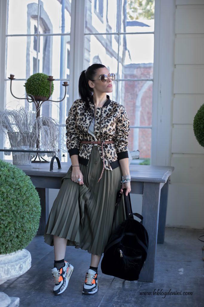 casual style with leopard jacket